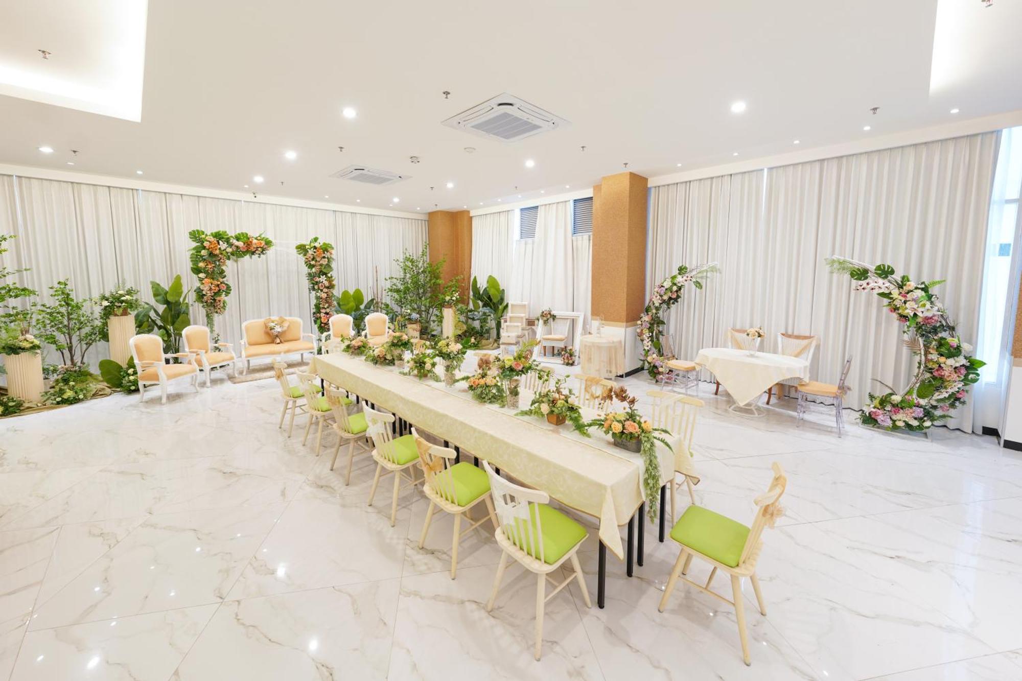 Heef Hotel Jakarta Exterior foto
