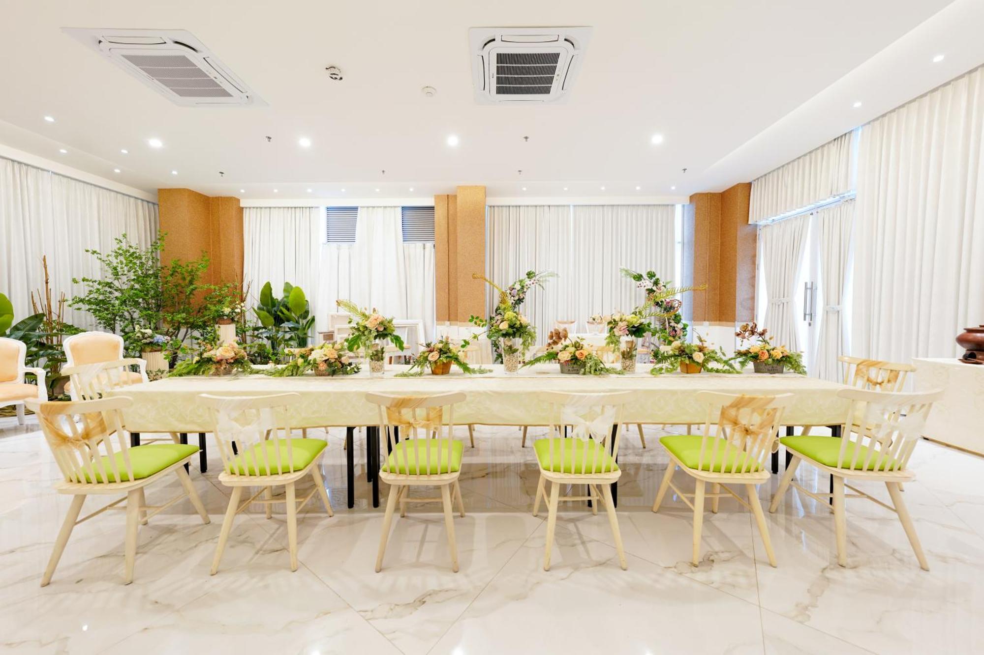Heef Hotel Jakarta Exterior foto