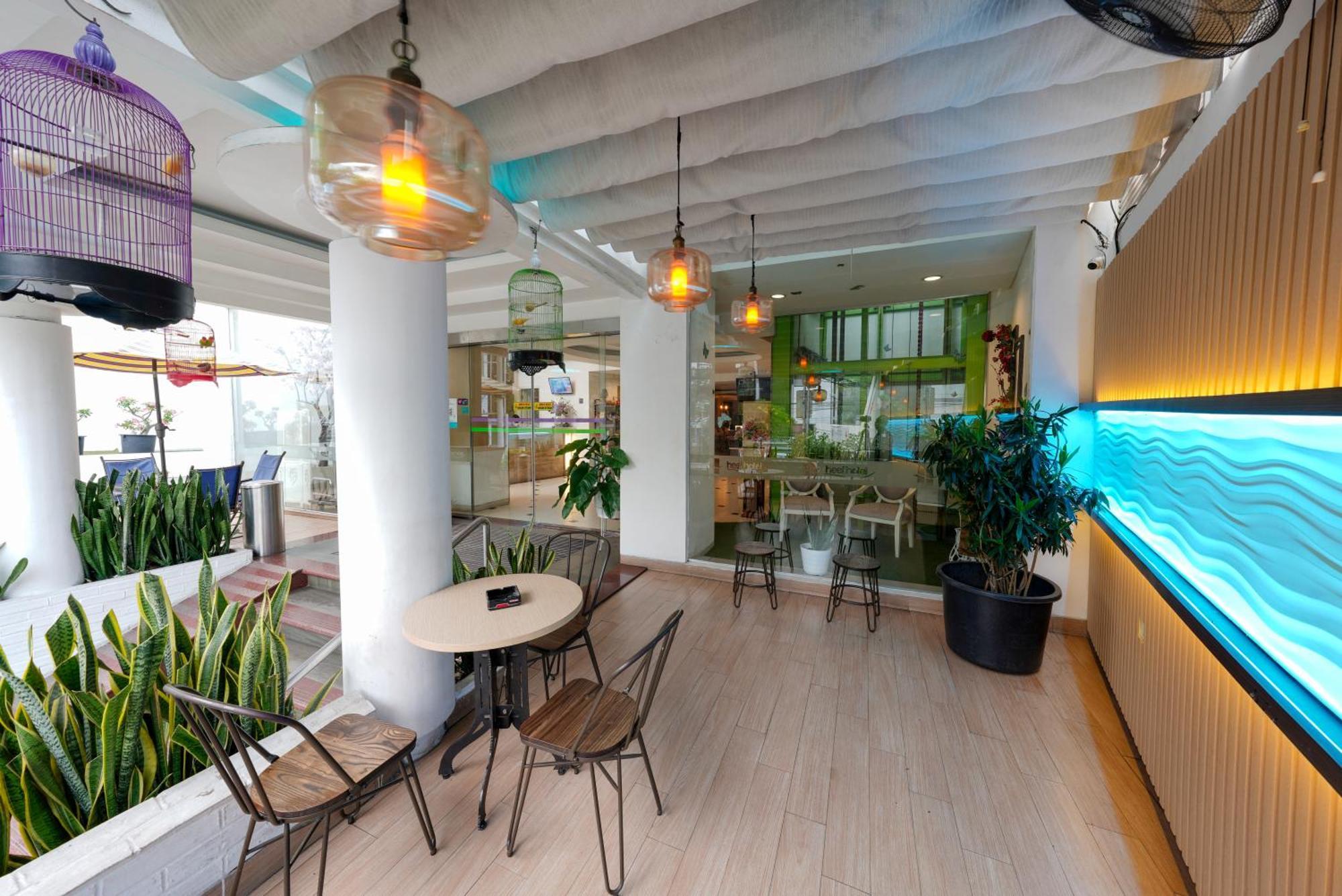 Heef Hotel Jakarta Exterior foto