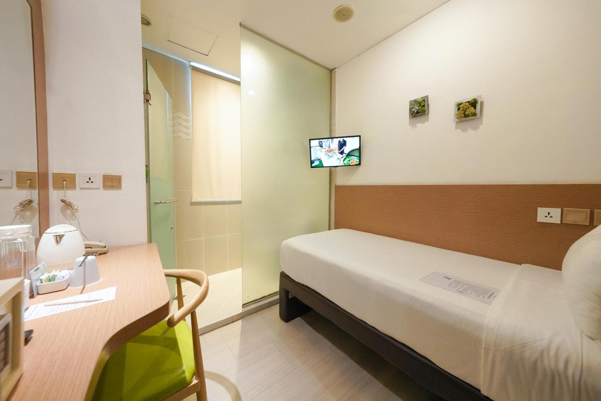 Heef Hotel Jakarta Exterior foto